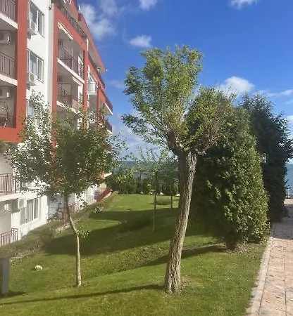 Марина Вю, Форт Нокс Apartment Sveti Vlas