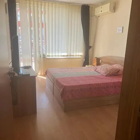 Марина Вю, Форт Нокс Apartment Sveti Vlas